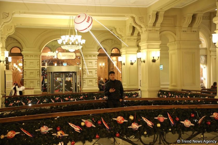 Moskva Yeni ili qarşılamağa hazırlaşır (FOTOREPORTAJ)