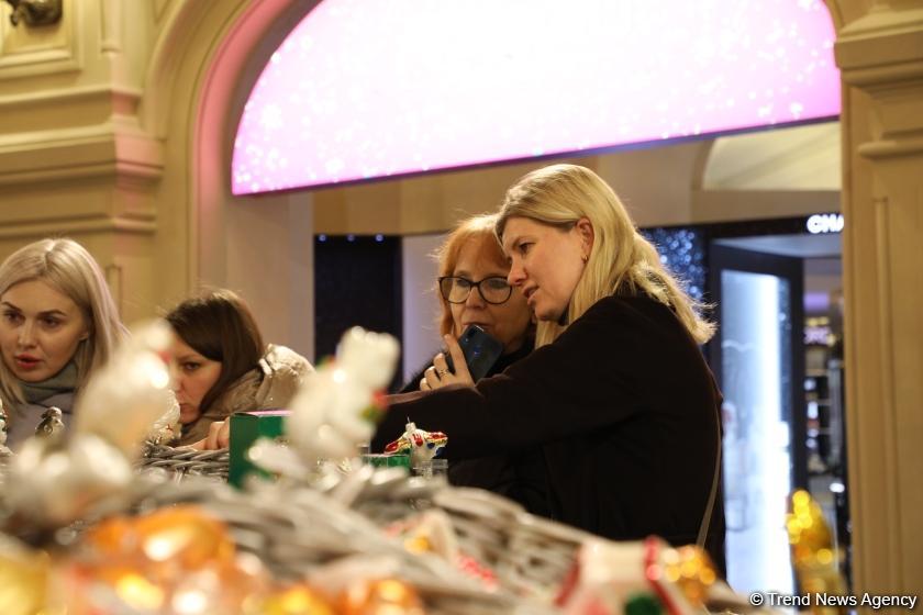 Moskva Yeni ili qarşılamağa hazırlaşır (FOTOREPORTAJ)