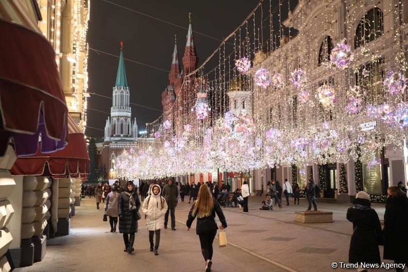Moskva Yeni ili qarşılamağa hazırlaşır (FOTOREPORTAJ)