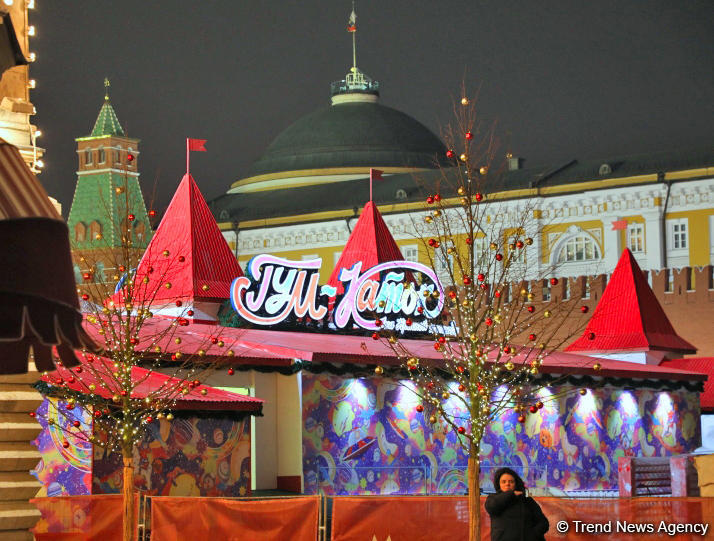 Moskva Yeni ili qarşılamağa hazırlaşır (FOTOREPORTAJ)