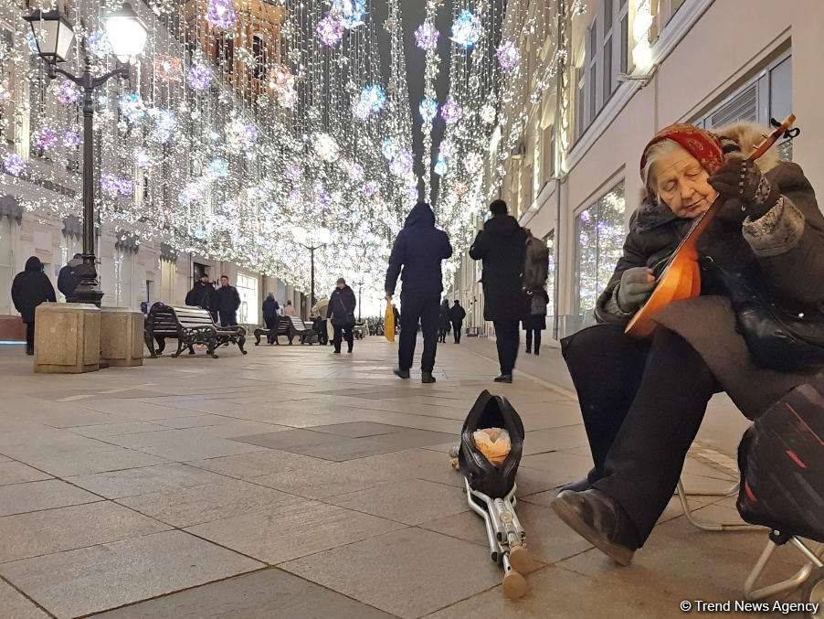 Moskva Yeni ili qarşılamağa hazırlaşır (FOTOREPORTAJ)