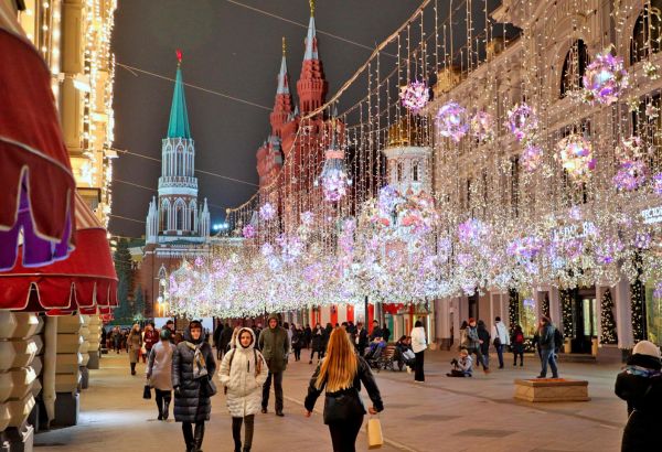 Moskva Yeni ili qarşılamağa hazırlaşır (FOTOREPORTAJ)