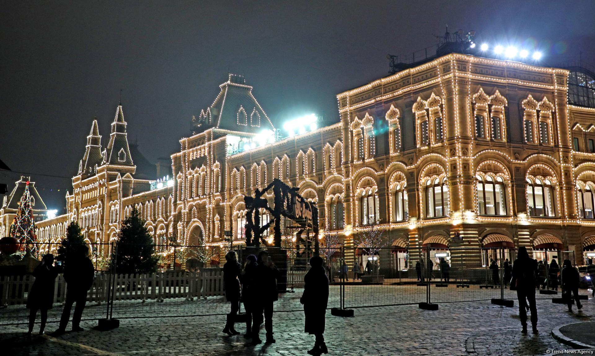 Moskva Yeni ili qarşılamağa hazırlaşır (FOTOREPORTAJ)