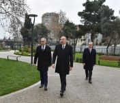 Prezident İlham Əliyev Bakının daha bir parkında aparılan yenidənqurma işləri ilə tanış olub (FOTO) (YENİLƏNİB)