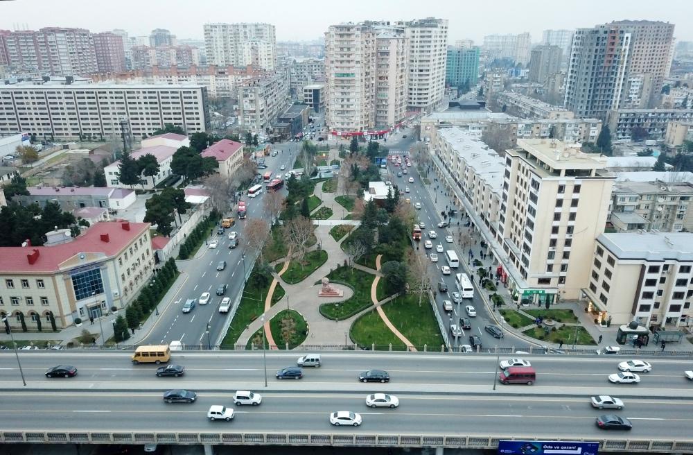 Prezident İlham Əliyev Bakının daha bir parkında aparılan yenidənqurma işləri ilə tanış olub (FOTO) (YENİLƏNİB)