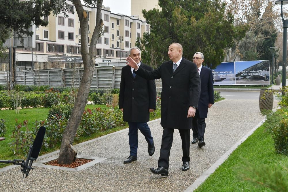 Prezident İlham Əliyev Bakının daha bir parkında aparılan yenidənqurma işləri ilə tanış olub (FOTO) (YENİLƏNİB)