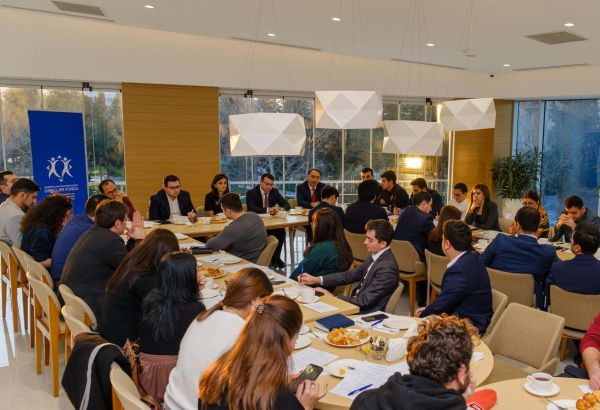 Könüllü təşkilatları ilə “Könüllülər İli”nə həsr olunmuş müzakirələr təşkil olunub (FOTO)