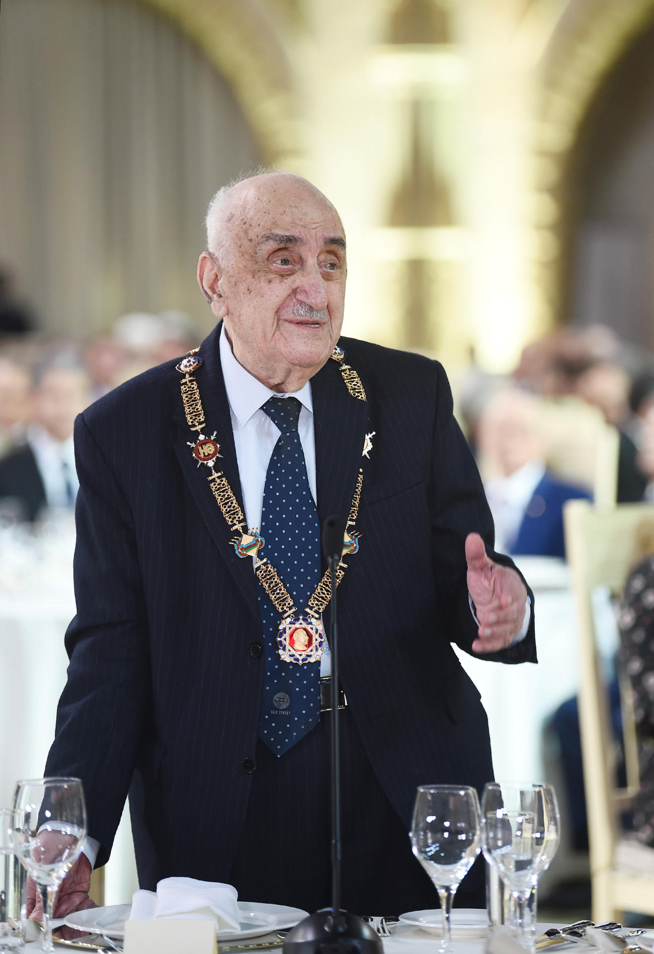 Prezident İlham Əliyev və birinci xanım Mehriban Əliyeva Xoşbəxt Yusifzadənin 90 illik yubileyi münasibətilə keçirilən mərasimdə iştirak ediblər (YENİLƏNİB) (FOTO/VİDEO)