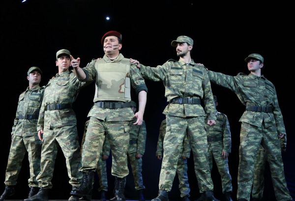 Mübariz İbrahimovun şücaətindən bəhs edən və şəhidlərin xatirəsinə ithaf olunan “Mübariz” operasının premyerası keçirilib (FOTO)