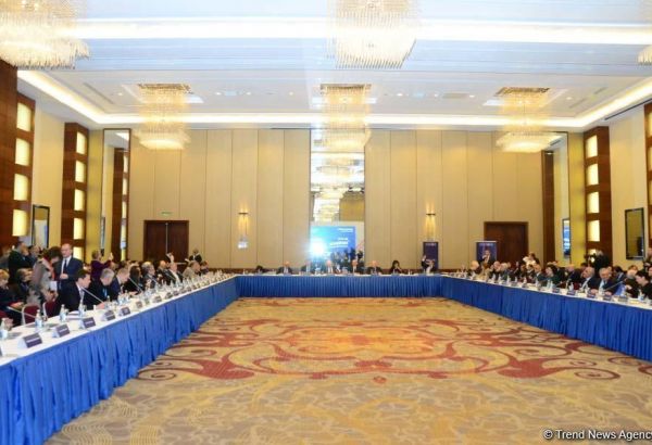 “Bakı-Moskva: mədəniyyətlərin dialoqu” konfransı çərçivəsində dəyirmi masa keçirilir (FOTO)