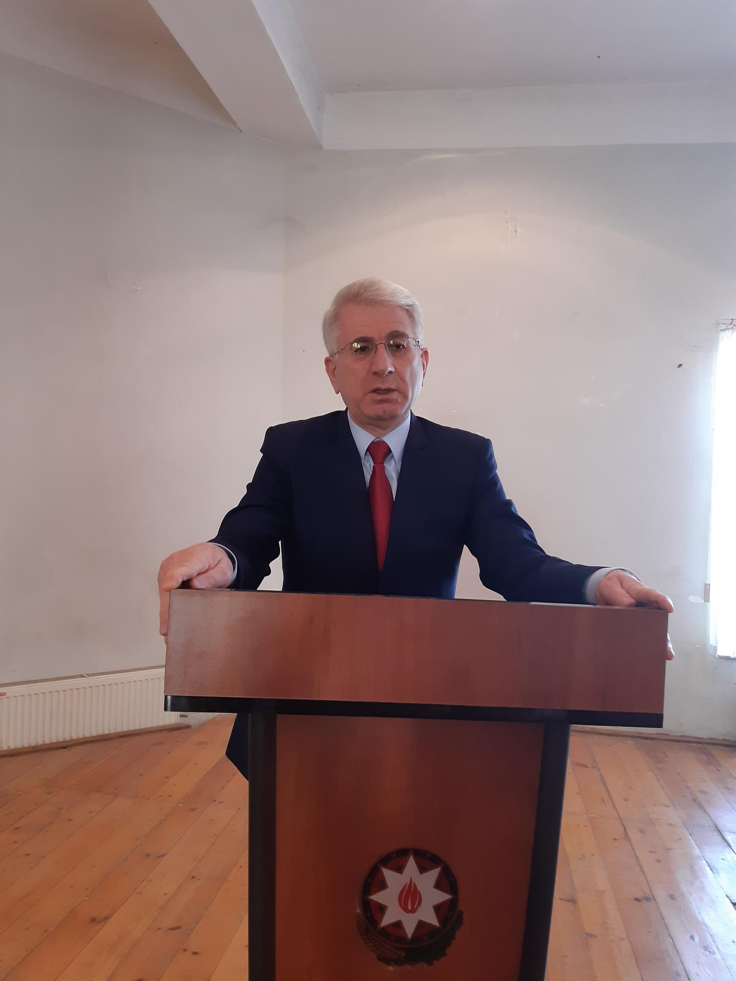 Bəxtiyar Əliyev seçicilərlə görüşlərini davam etdirir (FOTO)