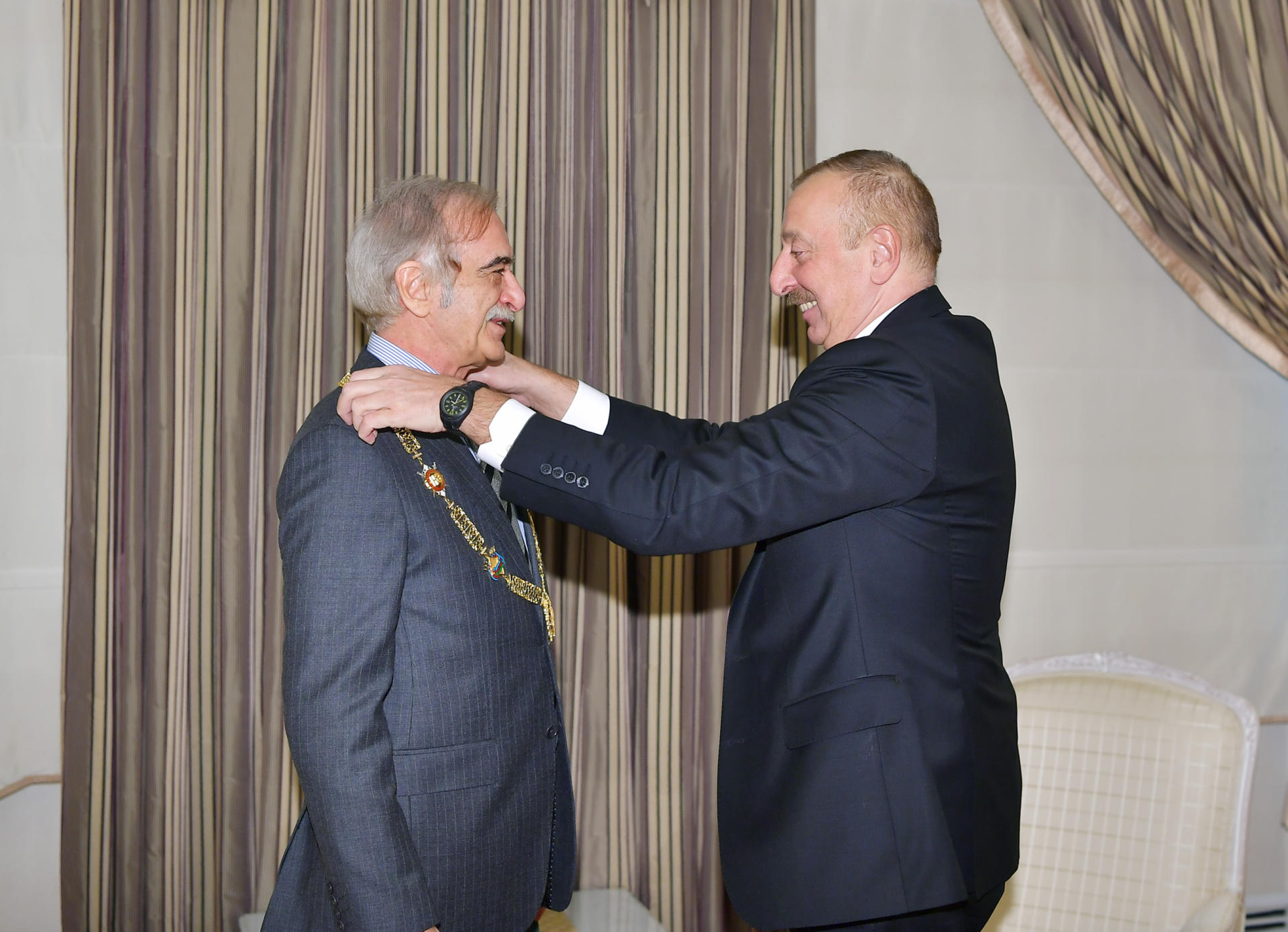 Prezident İlham Əliyev Polad Bülbüloğluna “Heydər Əliyev” ordenini təqdim edib (FOTO) (YENİLƏNİB)