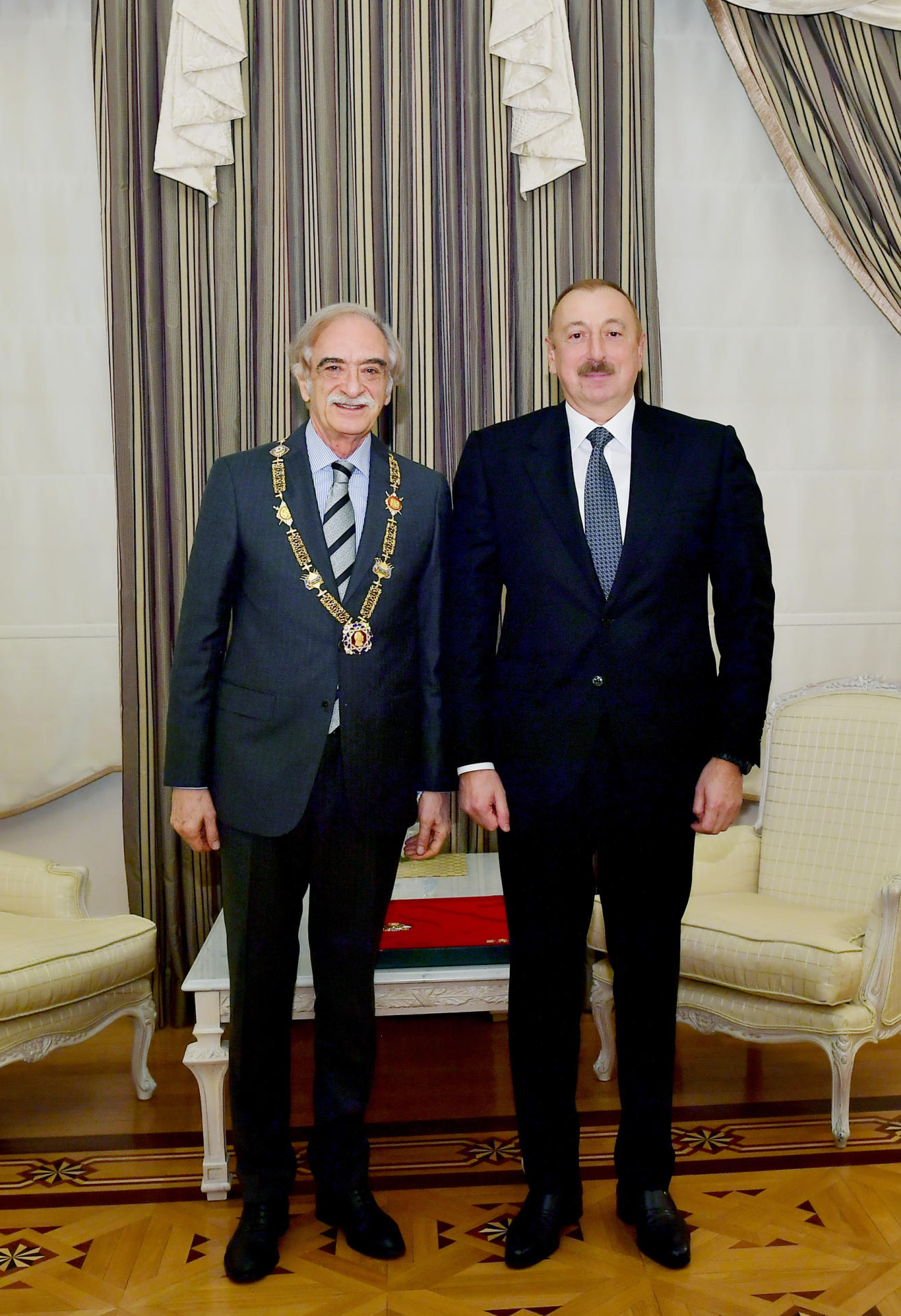 Prezident İlham Əliyev Polad Bülbüloğluna “Heydər Əliyev” ordenini təqdim edib (FOTO) (YENİLƏNİB)