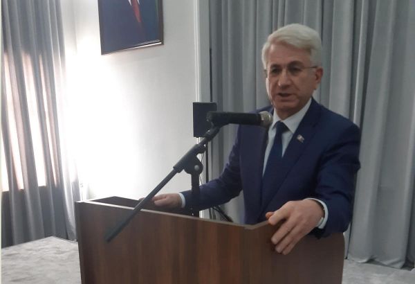 Bəxtiyar Əliyev seçicilərlə görüşlərini davam etdirir (FOTO)