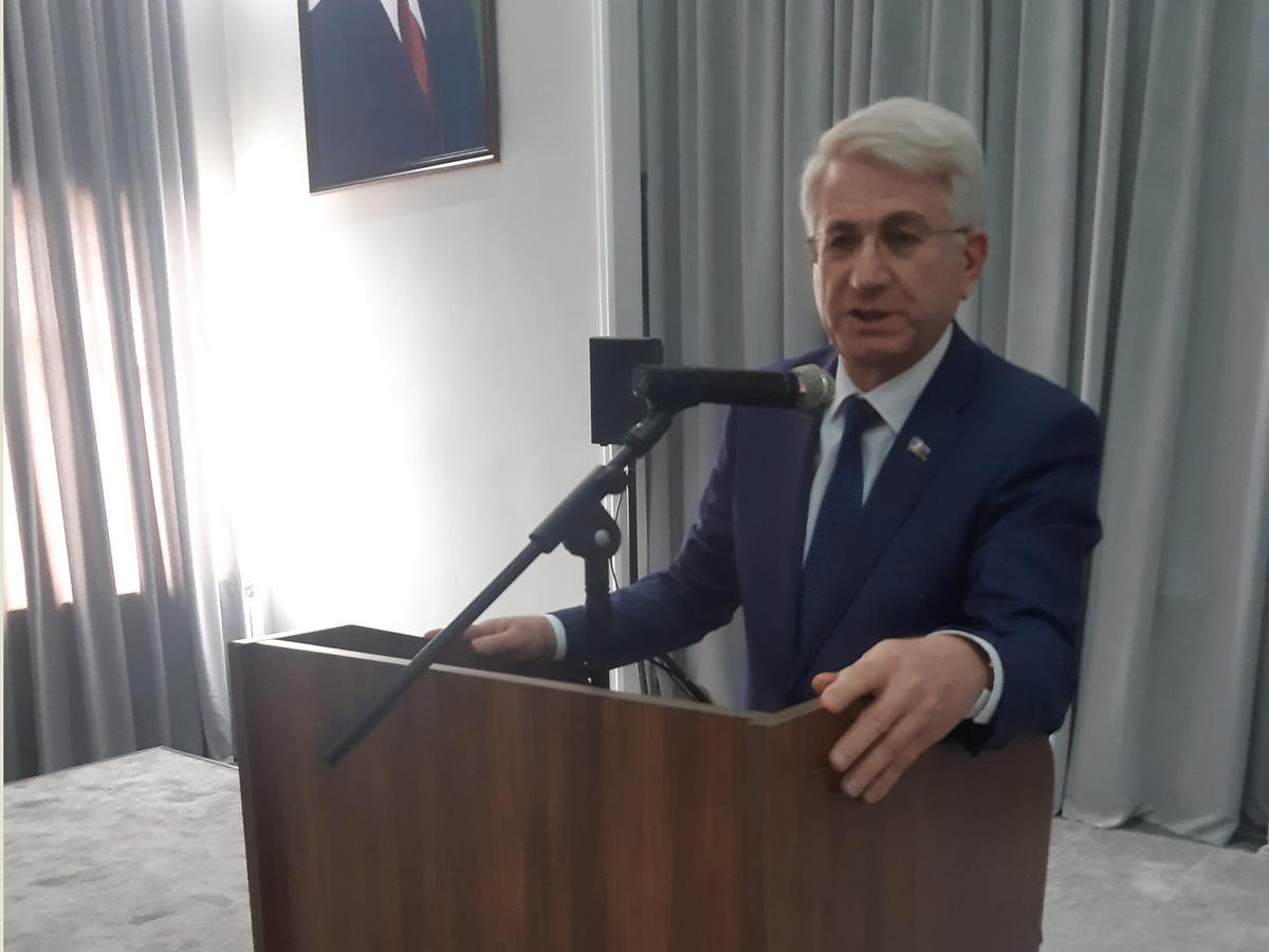 Bəxtiyar Əliyev seçicilərlə görüşlərini davam etdirir (FOTO)