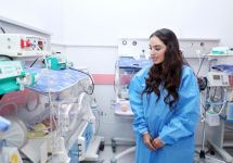 Heydər Əliyev Fondunun vitse-prezidenti Leyla Əliyeva 3 nömrəli Şəhər Klinik Xəstəxanasının doğum şöbəsində olub (FOTO)