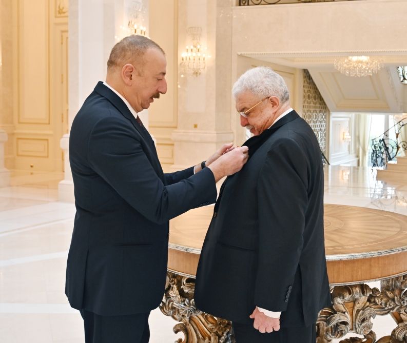 Prezident İlham Əliyev Mixail Qusmana “Şərəf” ordenini təqdim edib (FOTO) (YENİLƏNİB)