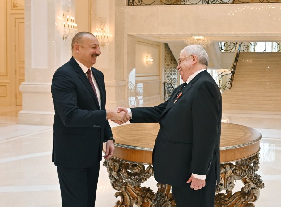 Prezident İlham Əliyev Mixail Qusmana “Şərəf” ordenini təqdim edib (FOTO) (YENİLƏNİB)