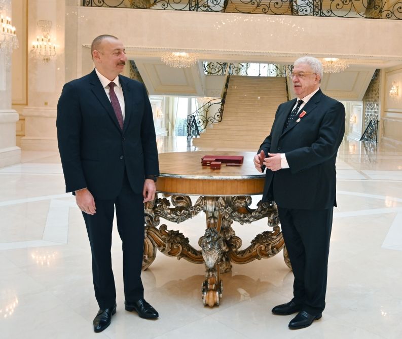 Prezident İlham Əliyev Mixail Qusmana “Şərəf” ordenini təqdim edib (FOTO) (YENİLƏNİB)