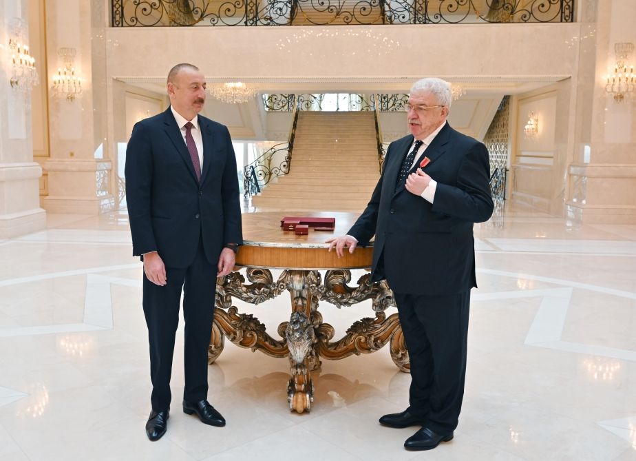 Prezident İlham Əliyev Mixail Qusmana “Şərəf” ordenini təqdim edib (FOTO) (YENİLƏNİB)