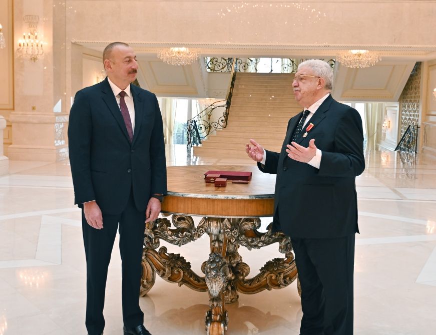 Prezident İlham Əliyev Mixail Qusmana “Şərəf” ordenini təqdim edib (FOTO) (YENİLƏNİB)