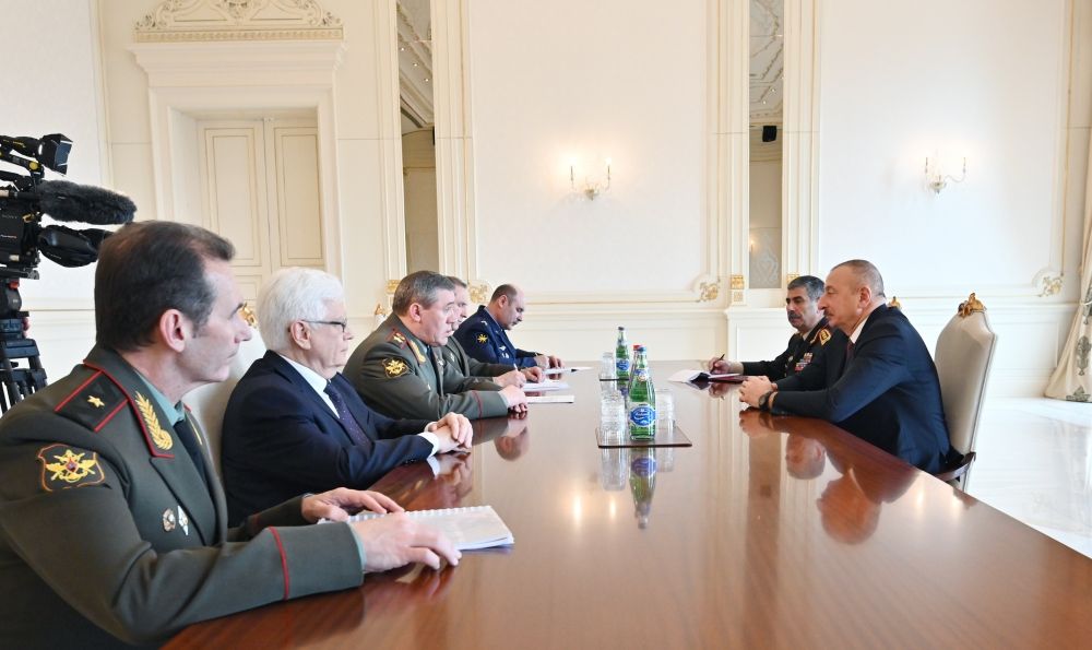 Prezident İlham Əliyev Rusiya Silahlı Qüvvələrinin Baş Qərargah rəisini qəbul edib (FOTO)