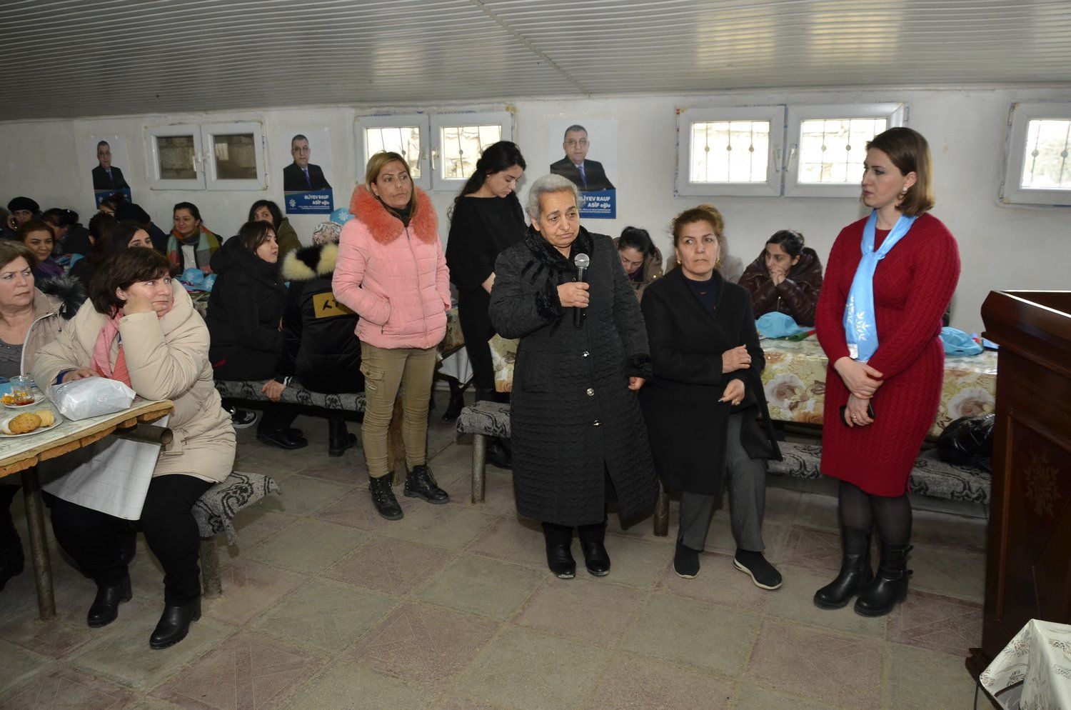 Rauf Əliyev Pirallahı rayon təşkilatının Qadınlar Şurasının üzvləri ilə görüşüb (FOTO)