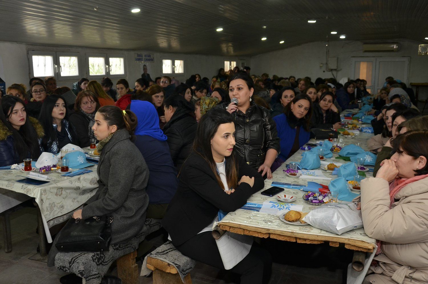 Rauf Əliyev Pirallahı rayon təşkilatının Qadınlar Şurasının üzvləri ilə görüşüb (FOTO)