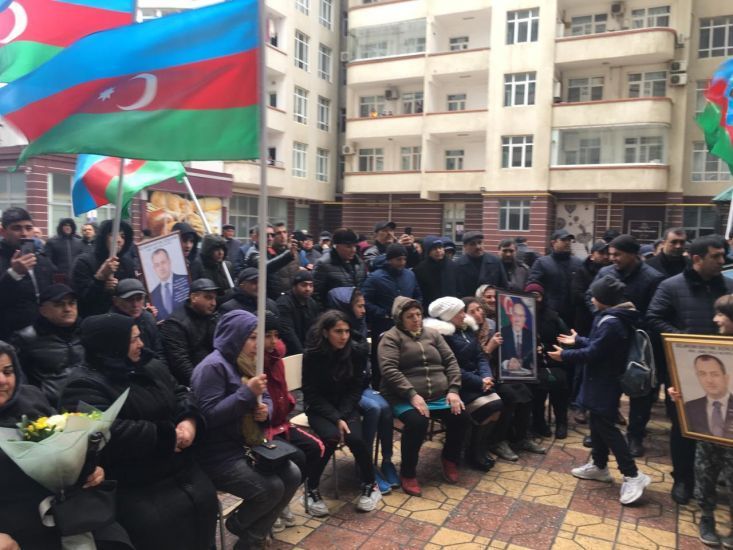 Adil Əliyev: Həmişə seçicinin yanında olmuşam (FOTO)