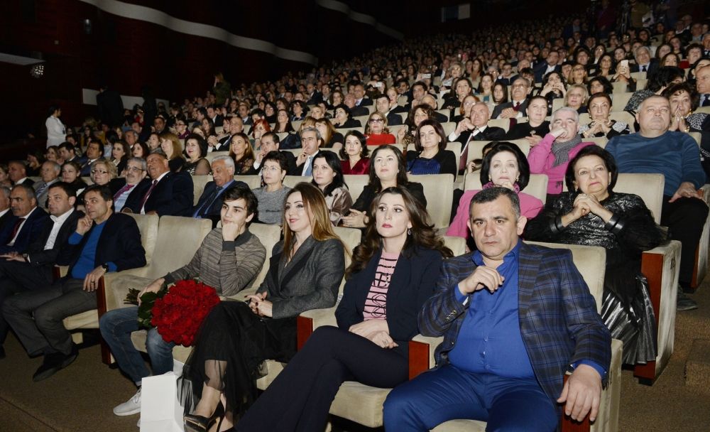 Heydər Əliyev Sarayında Xalq artisti Polad Bülbüloğlunun yubiley konserti təşkil olunub (FOTO)