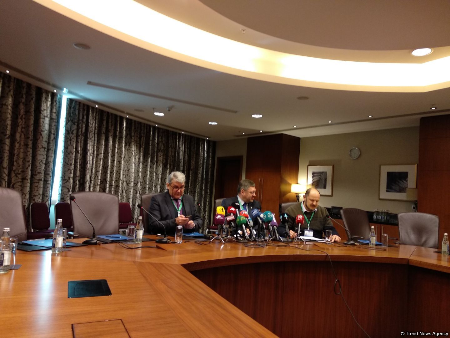 Litvalı müşahidəçi: Azərbaycanda demokratik seçkilər keçirildi (FOTO)