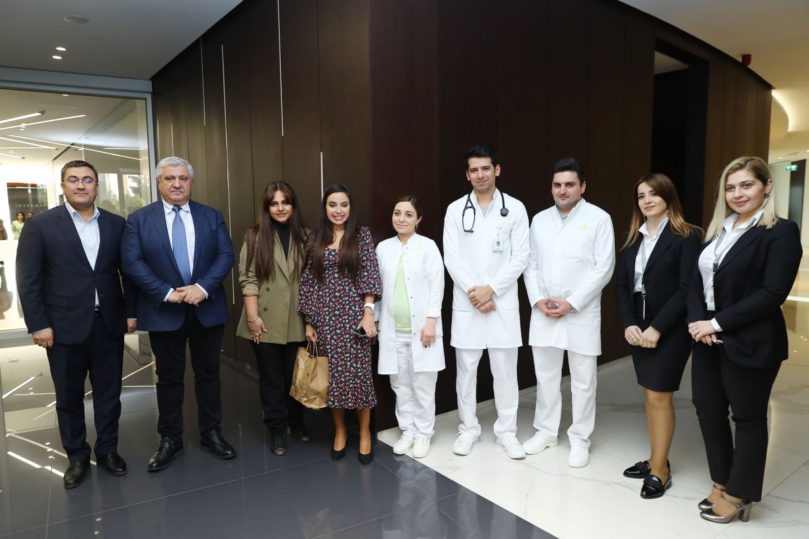 Heydər Əliyev Fondunun vitse-prezidenti Leyla Əliyeva ixtioz, kəpənək və immundefisit xəstəliyindən əziyyət çəkən uşaqlarla görüşüb (FOTO)