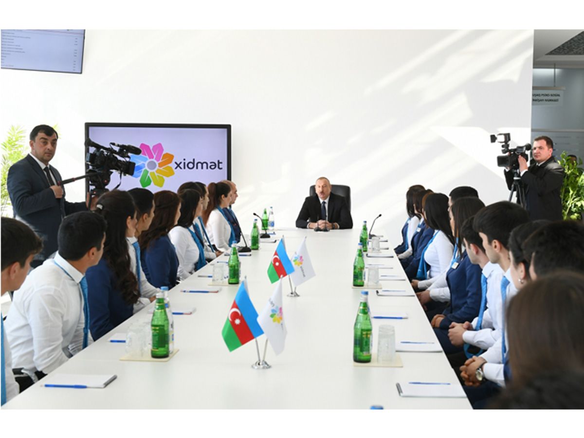 Prezident İlham Əliyev Kürdəmirdə “ASAN xidmət” mərkəzinin açılışında iştirak edib (FOTO) (YENİLƏNİB)