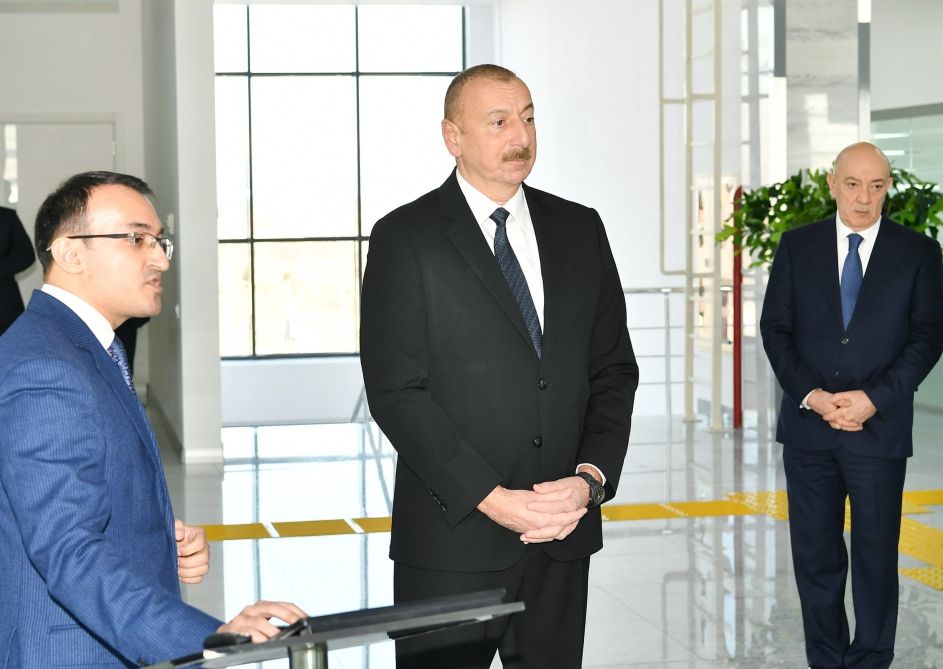 Prezident İlham Əliyev Kürdəmirdə “ASAN xidmət” mərkəzinin açılışında iştirak edib (FOTO) (YENİLƏNİB)