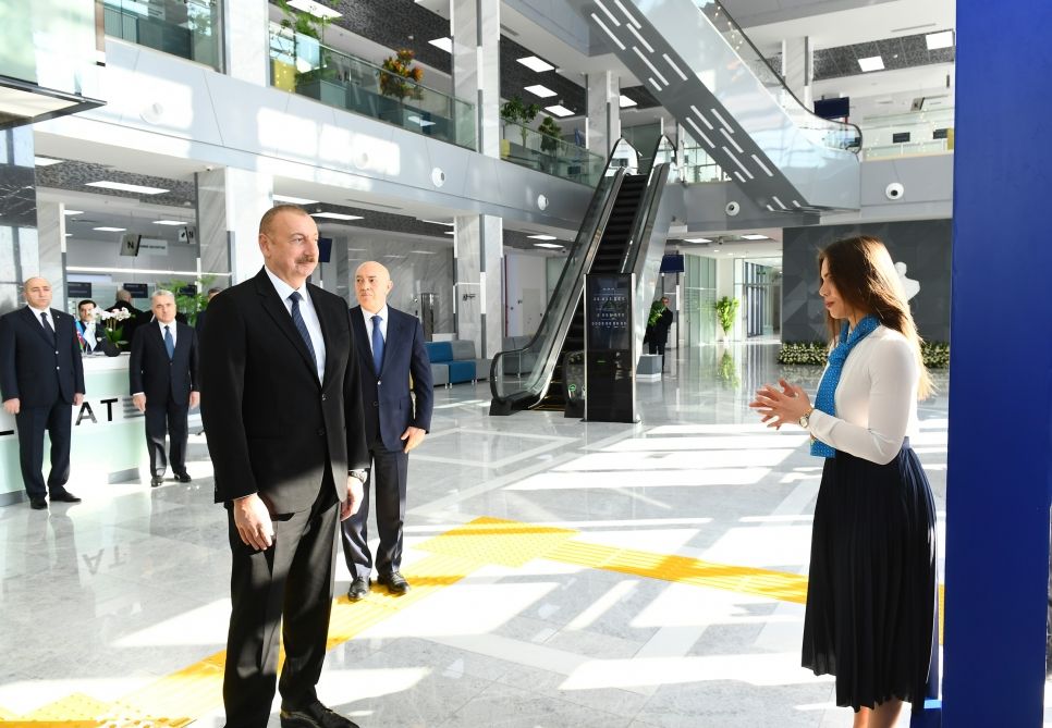 Prezident İlham Əliyev Kürdəmirdə “ASAN xidmət” mərkəzinin açılışında iştirak edib (FOTO) (YENİLƏNİB)