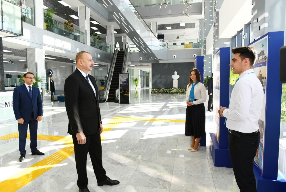 Prezident İlham Əliyev Kürdəmirdə “ASAN xidmət” mərkəzinin açılışında iştirak edib (FOTO) (YENİLƏNİB)