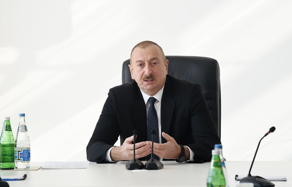 Prezident İlham Əliyev Kürdəmirdə “ASAN xidmət” mərkəzinin açılışında iştirak edib (FOTO) (YENİLƏNİB)