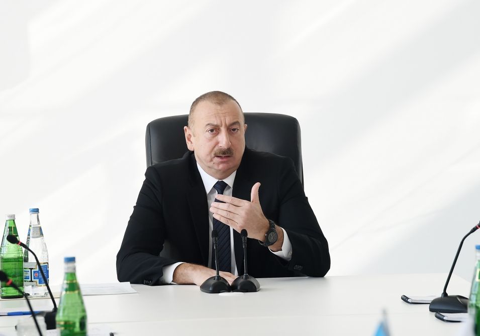 Prezident İlham Əliyev Kürdəmirdə “ASAN xidmət” mərkəzinin açılışında iştirak edib (FOTO) (YENİLƏNİB)