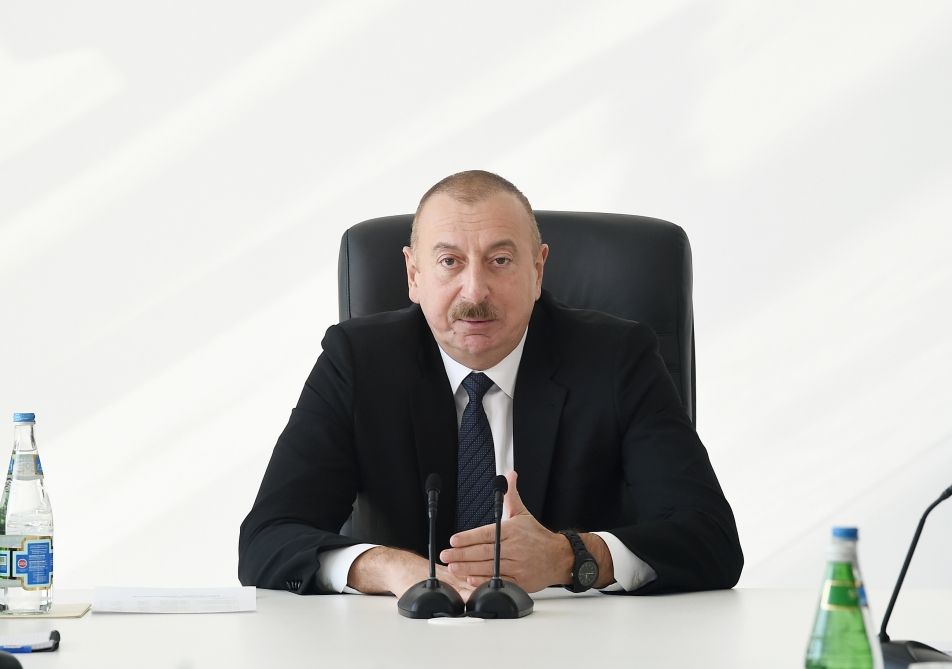 Prezident İlham Əliyev Kürdəmirdə “ASAN xidmət” mərkəzinin açılışında iştirak edib (FOTO) (YENİLƏNİB)