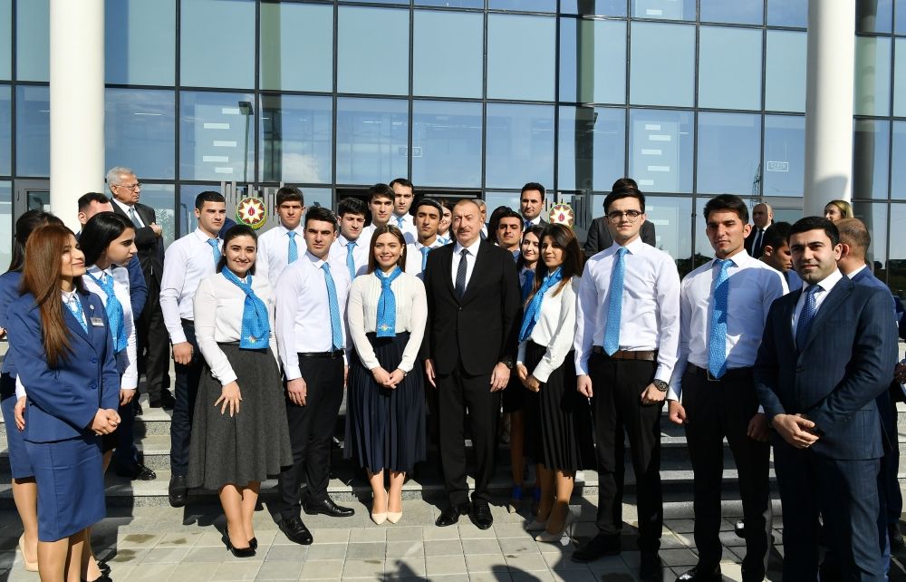 Prezident İlham Əliyev Kürdəmirdə “ASAN xidmət” mərkəzinin açılışında iştirak edib (FOTO) (YENİLƏNİB)