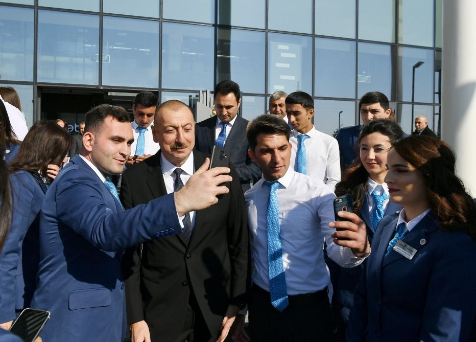 Prezident İlham Əliyev Kürdəmirdə “ASAN xidmət” mərkəzinin açılışında iştirak edib (FOTO) (YENİLƏNİB)