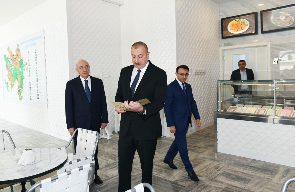 Prezident İlham Əliyev Kürdəmirdə “ASAN xidmət” mərkəzinin açılışında iştirak edib (FOTO) (YENİLƏNİB)