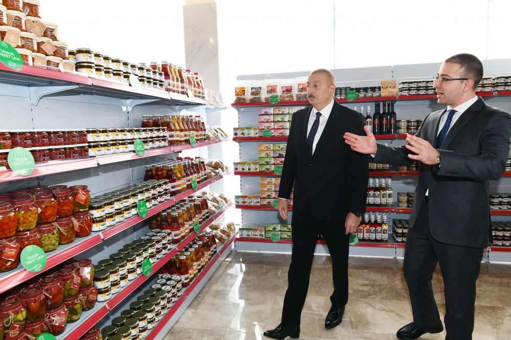 Prezident İlham Əliyev Kürdəmirdə “ASAN xidmət” mərkəzinin açılışında iştirak edib (FOTO) (YENİLƏNİB)