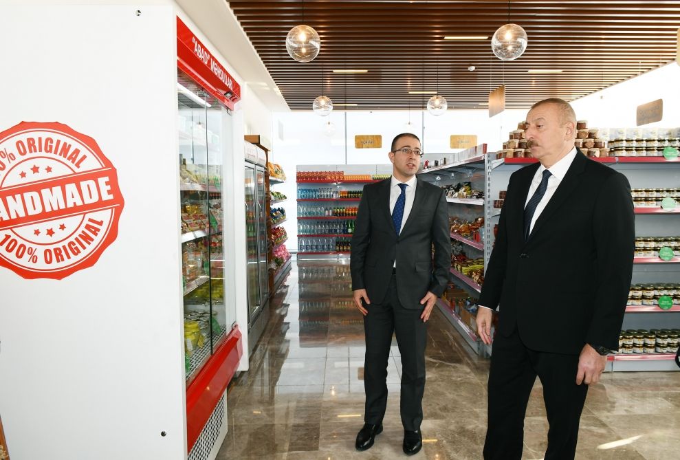 Prezident İlham Əliyev Kürdəmirdə “ASAN xidmət” mərkəzinin açılışında iştirak edib (FOTO) (YENİLƏNİB)