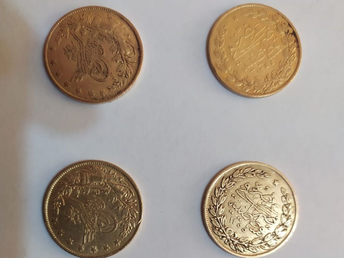 Şəkidə evdən qızıl sikkələr və pul oğurlayan gənc saxlanıldı (FOTO)