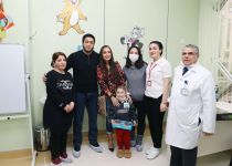 Heydər Əliyev Fondunun vitse-prezidenti Leyla Əliyeva onkoloji xəstəlikdən əziyyət çəkən uşaqlarla görüşüb (FOTO)