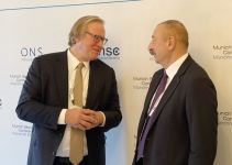 Prezident İlham Əliyev Münxen Təhlükəsizlik Konfransı çərçivəsində “Enerji təhlükəsizliyi” mövzusunda dəyirmi masada iştirak edib (FOTO) (YENİLƏNİB)