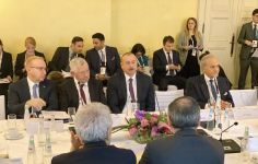 Prezident İlham Əliyev Münxen Təhlükəsizlik Konfransı çərçivəsində “Enerji təhlükəsizliyi” mövzusunda dəyirmi masada iştirak edib (FOTO) (YENİLƏNİB)