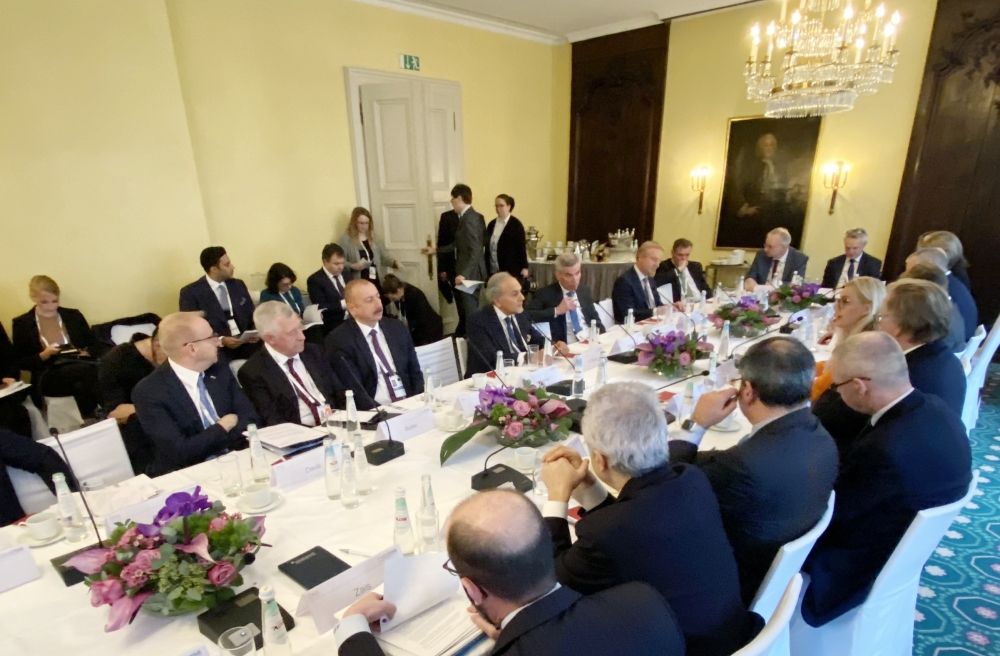 Prezident İlham Əliyev Münxen Təhlükəsizlik Konfransı çərçivəsində “Enerji təhlükəsizliyi” mövzusunda dəyirmi masada iştirak edib (FOTO) (YENİLƏNİB)