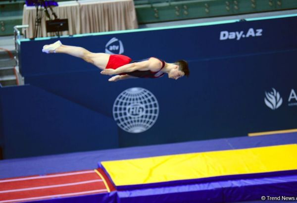Fərdi proqramda kişilər və qadınlar arasında batut gimnastikası və  tamblinq üzrə yarışların finalçıları müəyyənləşib